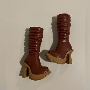 WESTLEY HANGIN OUT BACK SCHOOL My Scene Barbie Doll BROWN PLATFORM SCRUNCH BOOTS